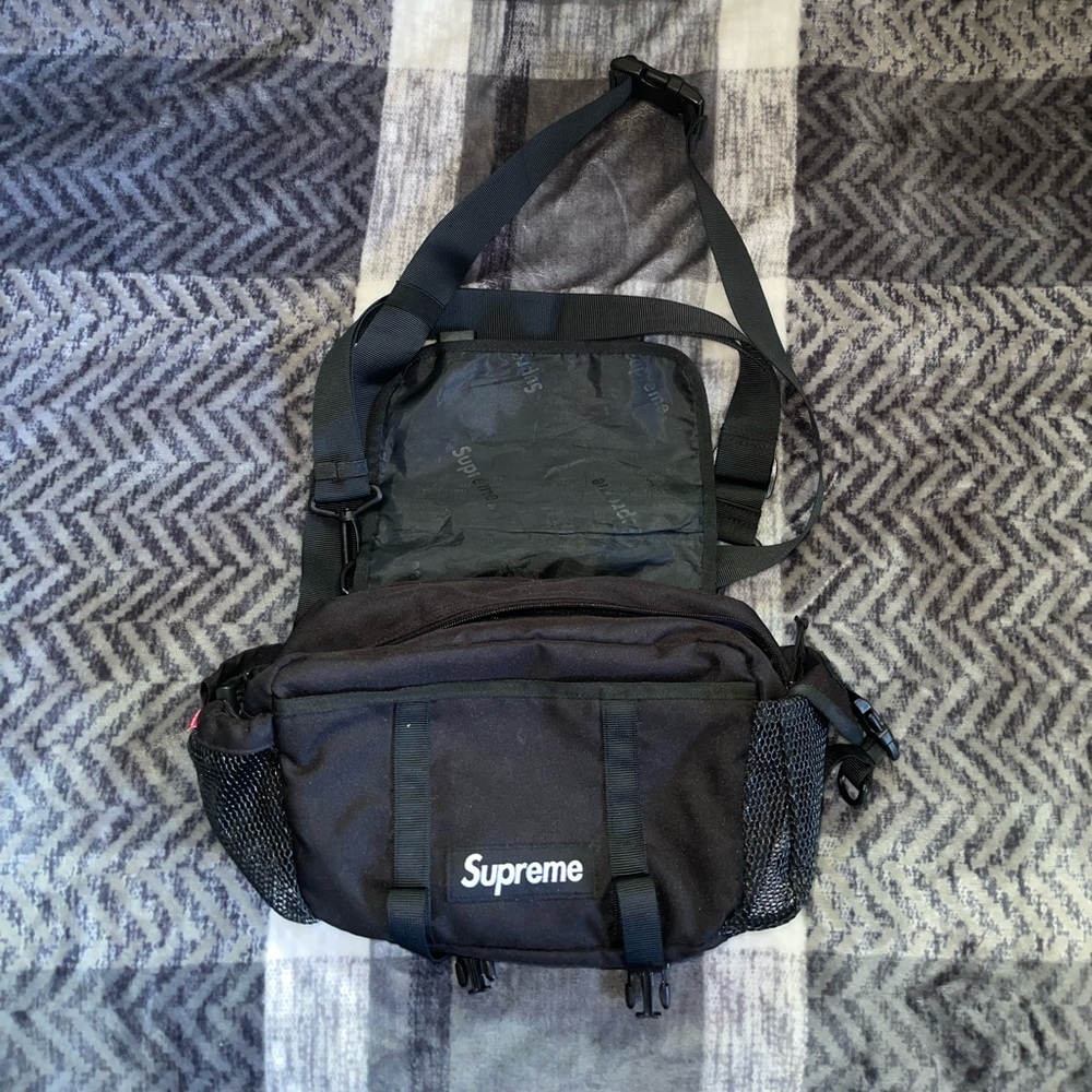 Supreme Waist Bag. Black.